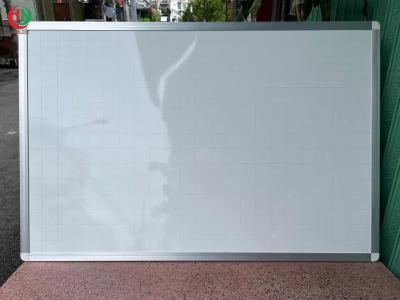 Bảng từ mica Bình Dương: 5 mẫu kẻ ô ly cho lớp học & training